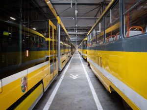 Skončila rekonstrukce tramvajové vozovny na Slovanech za 1,8 miliardy. Objekt má i obří zelenou střechu