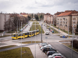 Skončila rekonstrukce tramvajové vozovny na Slovanech za 1,8 miliardy. Objekt má i obří zelenou střechu