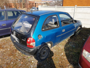 Autovraky postupně mizí z ulic Tachova, městu pomáhají hlášení občanů skrze aplikaci