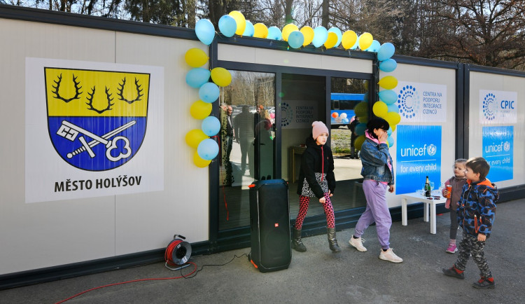 V bývalých kasárnách v Holýšově vzniklo nové centrum pro volný čas a vzdělávání uprchlíků z Ukrajiny
