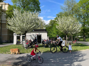 Plzeňské centrum cyklistiky Bikeheart renovuje historický společenský sál