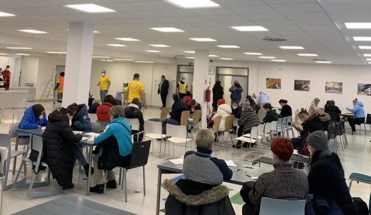 Centrum pomoci Ukrajině přechází pod ministerstvo. V provozu zůstává