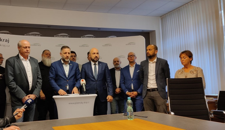 Posuňte rozhodnutí o rušení pošt, apeluje na ministra Rakušana Plzeňský kraj a dotčené obce