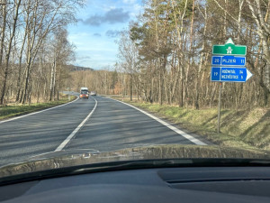 ŘSD chystá úpravu a rozšíření jedné z nejnebezpečnějších křižovatek v Plzeňském kraji. Už se kácely stromy