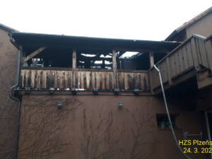 Ničivý požár zničil budovu restaurace a penzionu