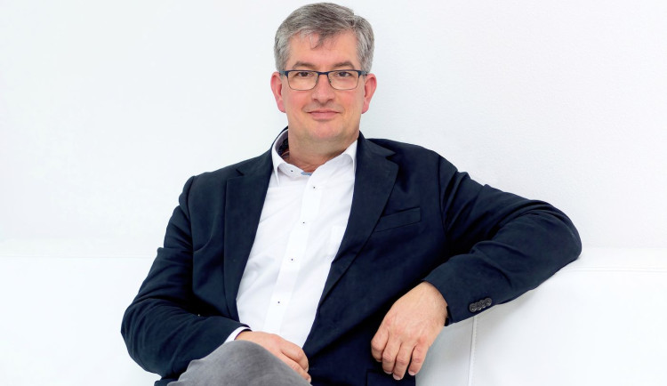 Před třiceti lety jsme se učili podnikat podle knížek, vzpomíná Zdeněk Židek, generální ředitel společnosti OMEXOM GA Energo