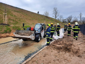Vydatné deště zvedly hladiny řek v Plzeňském kraji, zvýšený průtok hlásí Úslava, Klabava i Mochtínský potok