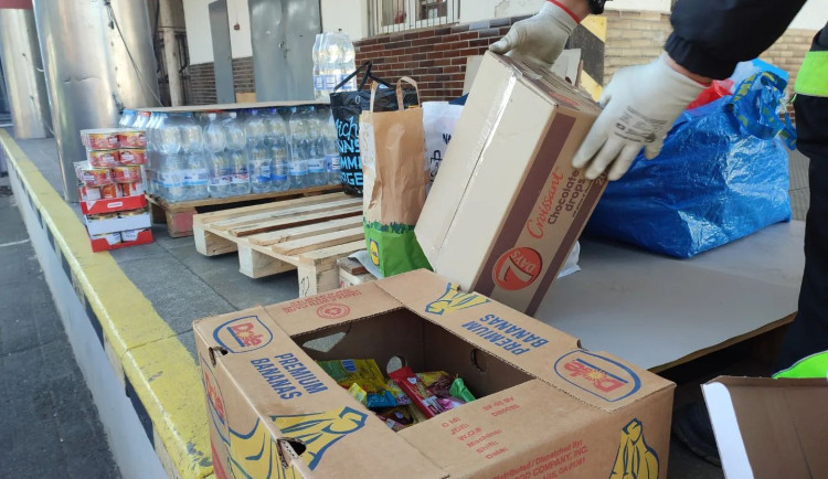 Potravinové bance přibývají klienti a sklady se rychle vyprazdňuji, pomoci by mohla potravinová sbírka