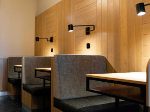 CrossCafe otevřelo novou pobočku přímo v centru u pomníku Díky, Ameriko!