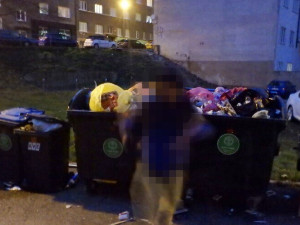 Za černé skládky padají už padají první pokuty. Radnice doufá, že konečně zatočí s odpadky v ulicích