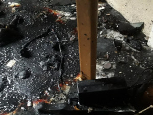 Tento byt vyhořel při nabíjení baterie do elektroskútru