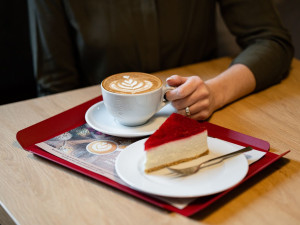 Od poloviny dubna si v Plzni můžete vybrat už z osmi kaváren CrossCafe