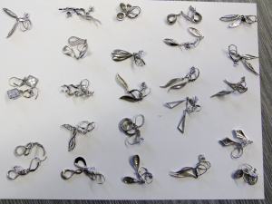 Zloděj se vkrádal do sklepů i šaten na základních školách, celkem napáchal škody za více než půl milionu