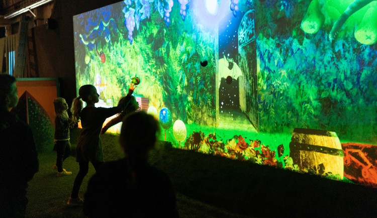 Nejslavnější dětská kniha Jiřího Trnky rozkvétá v rámci hravé expozice v DEPO2015