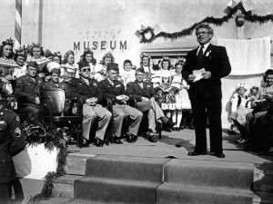 Slavnostní odhalení pamětní desky v roce 1946