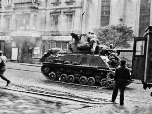 Američané přijeli do Plzně obsazené Němci 6. května 1945 v 8.15 ráno. Vypukly dlouhé pouliční boje a začala likvidace fanatických střelců