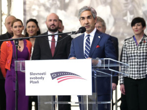 Plzeňané si při pietním aktu u pomníku Díky, Ameriko! připomněli osvobození, poprvé bez veteránů