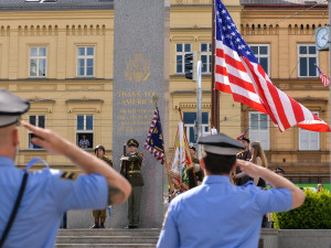 Plzeňané si při pietním aktu u pomníku Díky, Ameriko! připomněli osvobození, poprvé bez veteránů