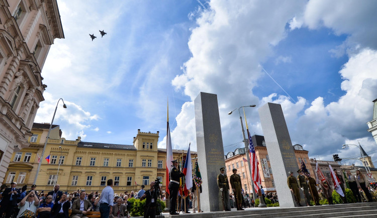 Plzeňané si při pietním aktu u pomníku Díky, Ameriko! připomněli osvobození, poprvé bez veteránů