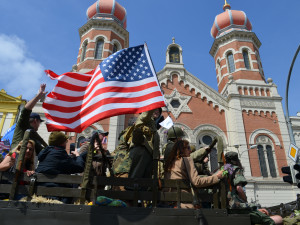 Plzeňské čtyřdenní Slavnosti svobody si nenechaly ujít desítky tisíc lidí, hojná účast byla i v Rokycanech