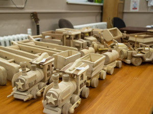 Pacientům psychiatrické nemocnice pomáhají k uzdravení tvořivé dílny. Své výrobky pak vystavují i prodávají