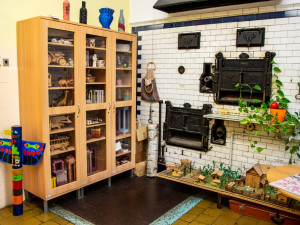 Pacientům psychiatrické nemocnice pomáhají k uzdravení tvořivé dílny. Své výrobky pak vystavují i prodávají