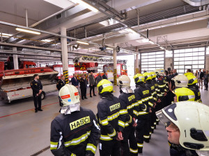 Na nákup nové techniky a speciálního oblečení pro hasiče poskytlo město Plzeň miliony korun