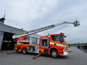 Na nákup nové techniky a speciálního oblečení pro hasiče poskytlo město Plzeň miliony korun