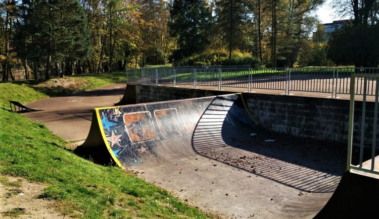 Na místě starého skateparku za OC Plaza vznikne ještě do srpna nové a moderní hřiště za 13,5 milionu