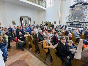 V kostele v Prusinách na Plzeňsku se po dlouhých desetiletích rozezněly historické zvony