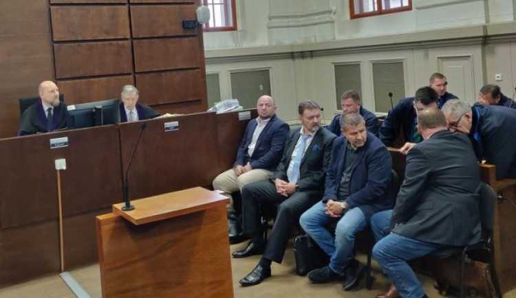 Bývalý fotbalový rozhodčí Grímm se u soudu přiznal k přijetí úplatků k velké nelibosti obžalovaného Berbra
