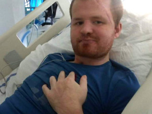 Po surovém napadení skončil bývalý voják s proraženou lebkou a málem nepřežil. Bez pomoci druhých se dnes neobejde