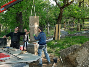 Obnova Husových sadů a Kalvárie v Rokycanech je v plném proudu, město přemístilo zastavení křížové cesty