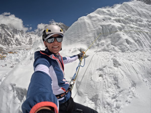 Lékařka Eva Perglerová z Plzeňska úspěšně zdolala nejvyšší horu světa Mount Everest jako teprve třetí Češka