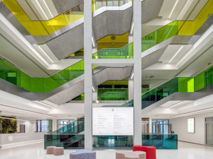 Hlavní budova Lékařské fakulty v Plzni