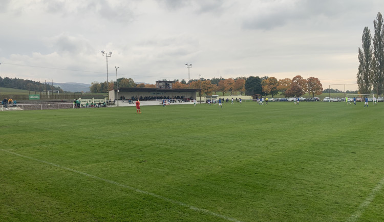 Rozhodčí připravili tým o dva góly, tvrdí komise. Nespojujte s tím hráče, říká šéf mužstva
