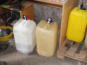 Nebezpečného výrobce drog a recidivistu zadržela zásahová jednotka v okamžiku, kdy vařil pervitin