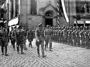Po skončení slavnosti K.H. Frank s dalšími nacistickými pohlaváry po boku vykonal v horní části teď již přejmenované Klatovské třídy vojenskou přehlídku.