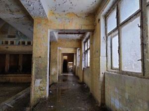 Česká komora architektů se přidala ke kritice vedení kraje, který nechce vypsat veřejnou soutěž na přestavbu lázní