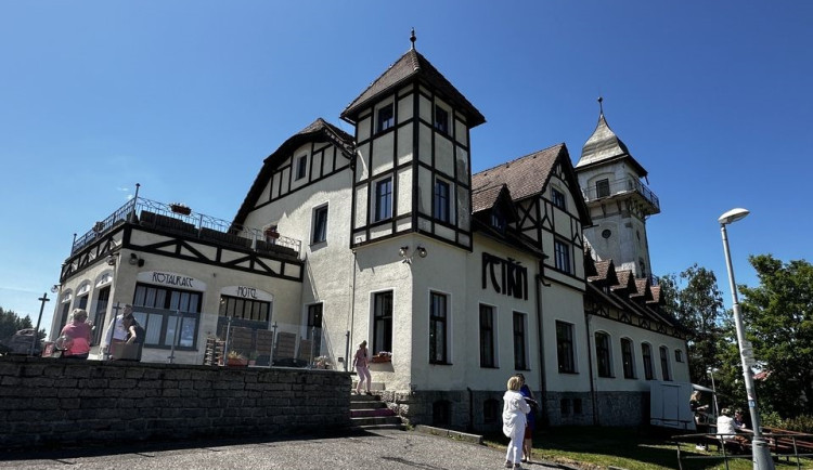 Na jabloneckém Petříně znovu otevřeli vyhlídkovou věž veřejnosti