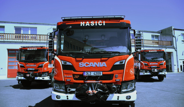 Hasiči mají nové cisterny s vylepšeným systém na rychlé hašení