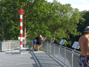 Předražené nic s výhledem nikam, lidé kritizují novou vyhlídku na mostním pilíři u řeky Radbuzy