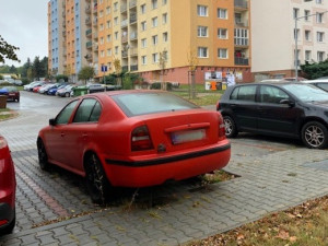 Obvod pomáhá s ekologickou likvidací aut, díky tomu se na ulici nehromadí odstavené autovraky