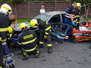 Řidič měl v těle tři promile alkoholu, když způsobil vážnou nehodu. Sám utrpěl vážné zranění