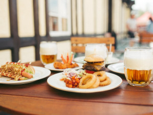 Nenechte si ujít Pivovarský brunch! Zažijte nezapomenutelnou grilovačku v krásném prostředí pivovaru