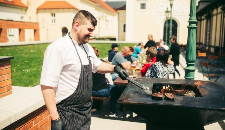 Nenechte si ujít Pivovarský brunch! Zažijte nezapomenutelnou grilovačku v krásném prostředí pivovaru