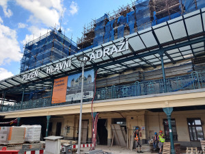 FOTO: Rekonstrukce hlavního nádraží v Plzni se prodraží o desítky milionů, veřejnosti se otevře ještě letos