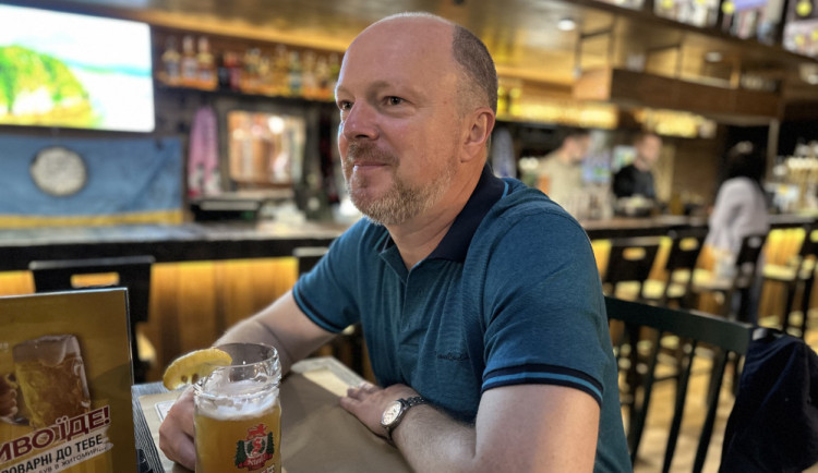 Učení vyměnil za armádu. Někteří studenti jsou zranění či mrtví, říká ukrajinský voják