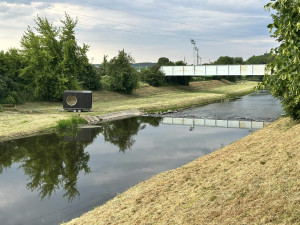 Unikátní pojízdná sauna zaparkovala na soutoku Mže s Radbuzou, Plzeňané ji mohou přes víkend otestovat