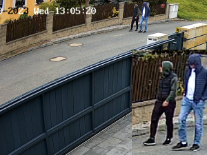 Z domu zmizely peníze v hodnotě téměř tři čtvrtě milionu korun, zlato a šperky. Policisté pátrají po dvojici mužů